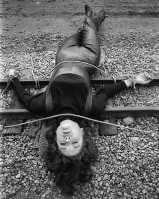 File:Emma Peel rails.jpg