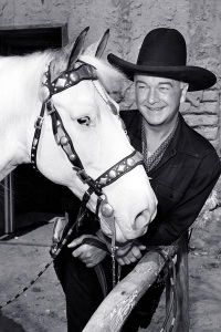 Hopalong Cassidy @SM201 @WP   :☆ played by William Boyd