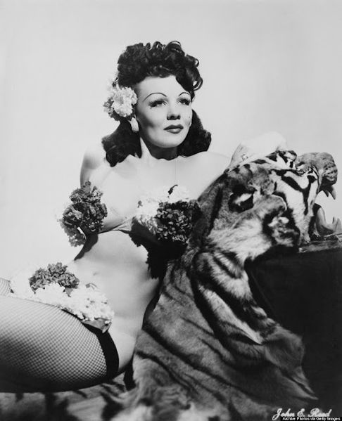 File:LonnieYoung-Burlesque-dancers-3.jpg