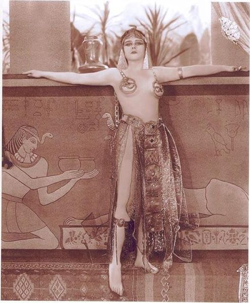 File:Cleopatra - 1917.jpg