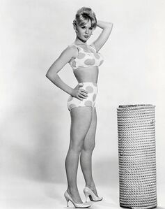 Joey Heatherton p02.jpg