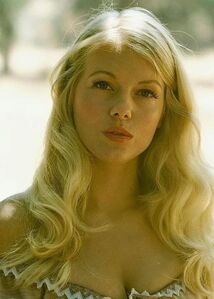 Misty-rowe-2.jpg