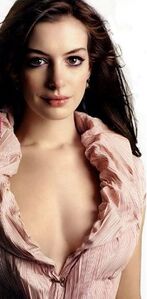Anne Hathaway-05.jpg