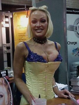 Houston (porn actress).jpg