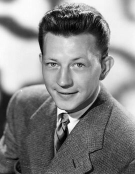Donald O'Connor 1952.jpg