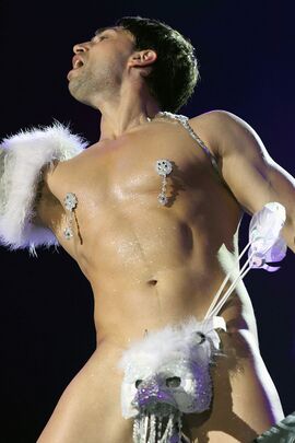 Jett Adore performing at BHoF.jpg