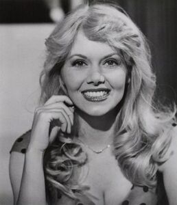 Misty-rowe-29.jpg