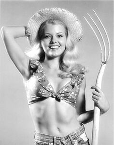 Misty-rowe-11.jpg