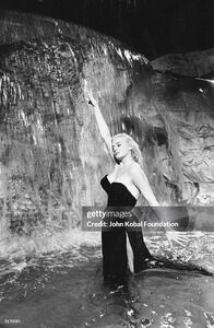Anita Ekberg-p05.jpg