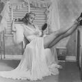 Carole Landis - negligee.jpg